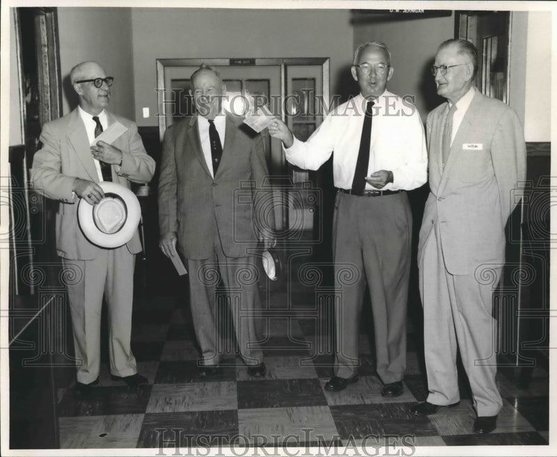 Load image into Gallery viewer, 1959 Press Photo Retirement Party during Ceremony, New Orleans Engineer District
