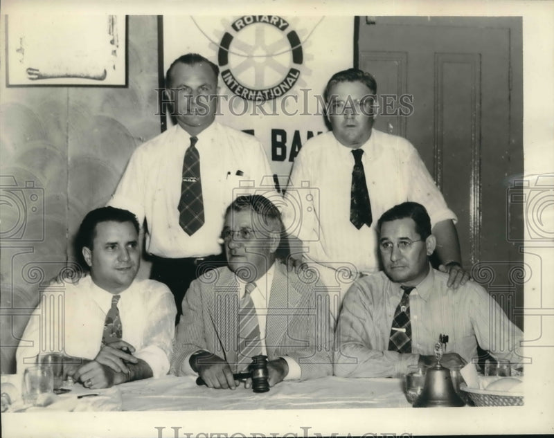 Load image into Gallery viewer, 1941 Press Photo Officers of the West Bank Rotary Club - noa65317
