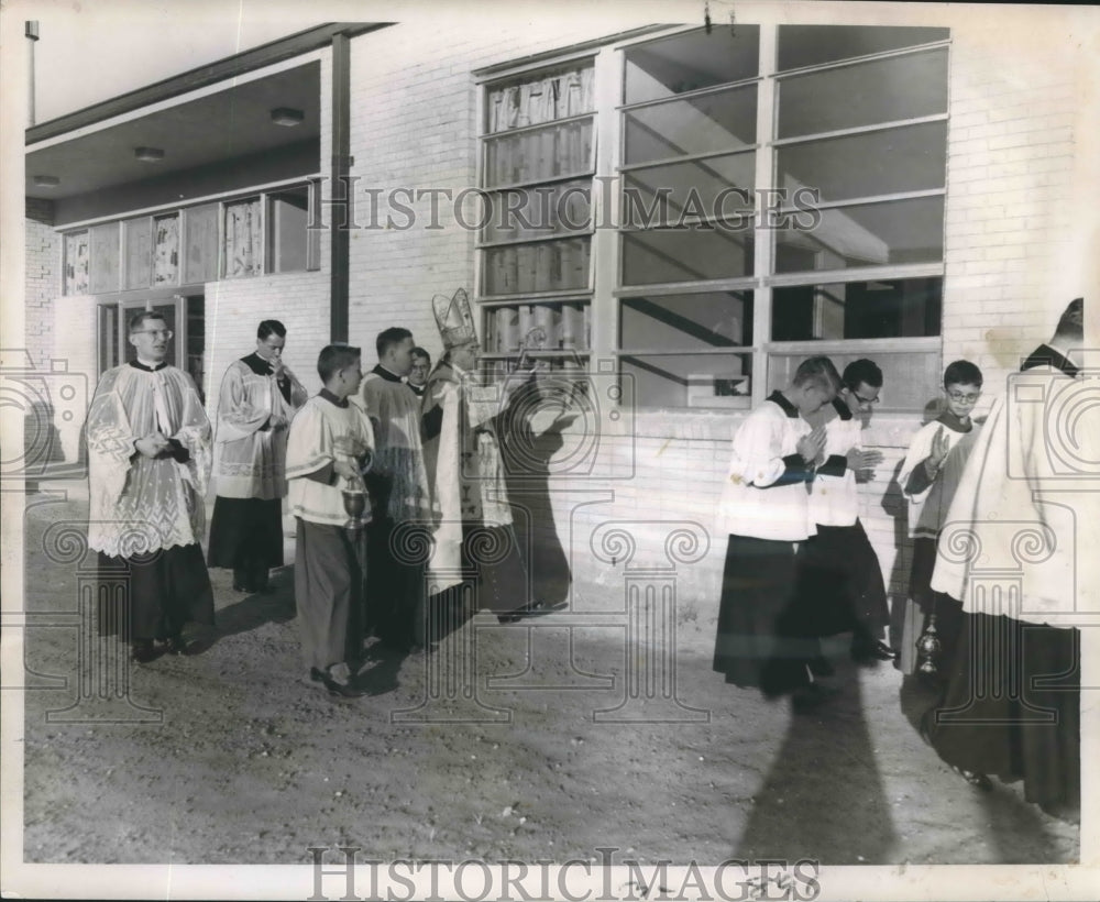 1958 Press Photo Chinchilla Institute for the Deaf gets blessing - noa66422