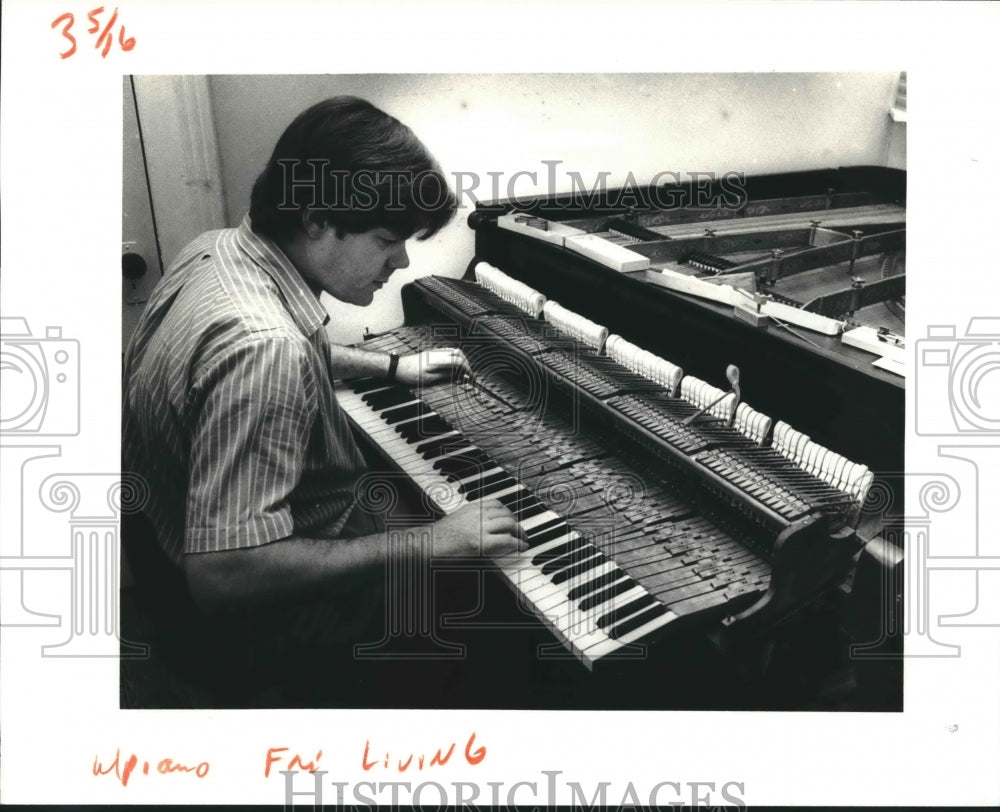 1987 Press Photo George Choquette, Restoring, Repairing and Tuning a Piano- Historic Images