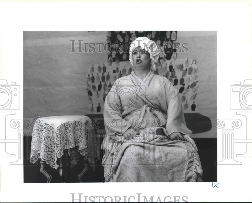 1991 Press Photo Patti Compton-Christopher Performs in Opera at School- Historic Images