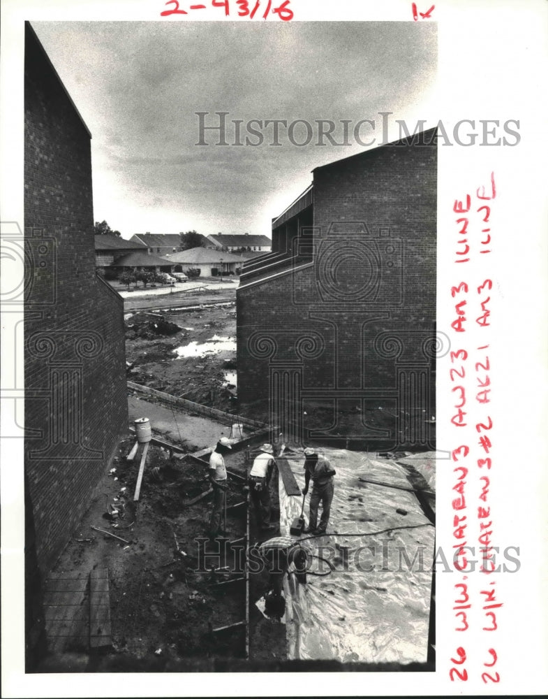 1985 Press Photo Chateau Estates Elementary School construction in North Kenner- Historic Images