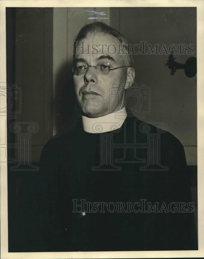 1934 Press Photo Philosophy Professor at Loyola, Reverend Martin Patrick Burke