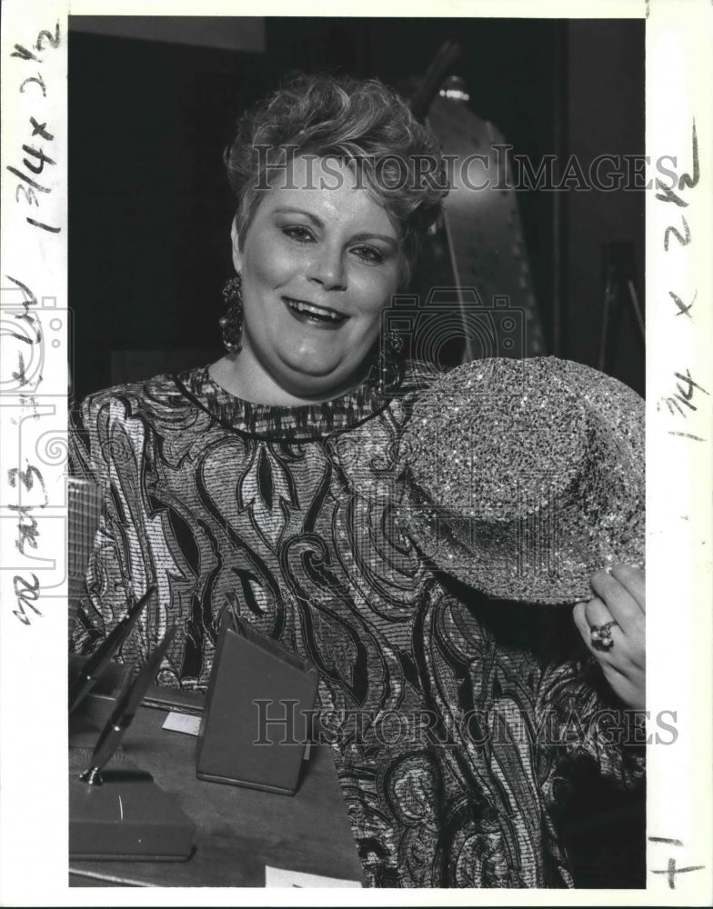 1988 Press Photo Marqua Brunette, piano teacher at silent auction- Historic Images