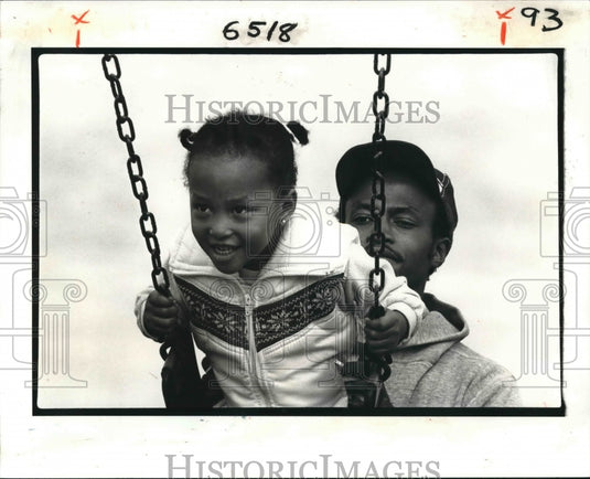  Press Photo Vanessa William & Dad, Johnny, at LaFreniere Park, Metairie- Historic Images