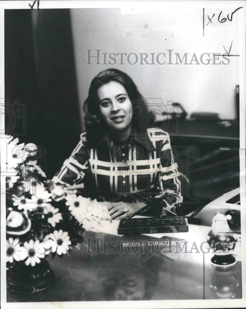 1974 Press Photo Merry Christmas at Mather Air Force BAse Fiscal Control Office