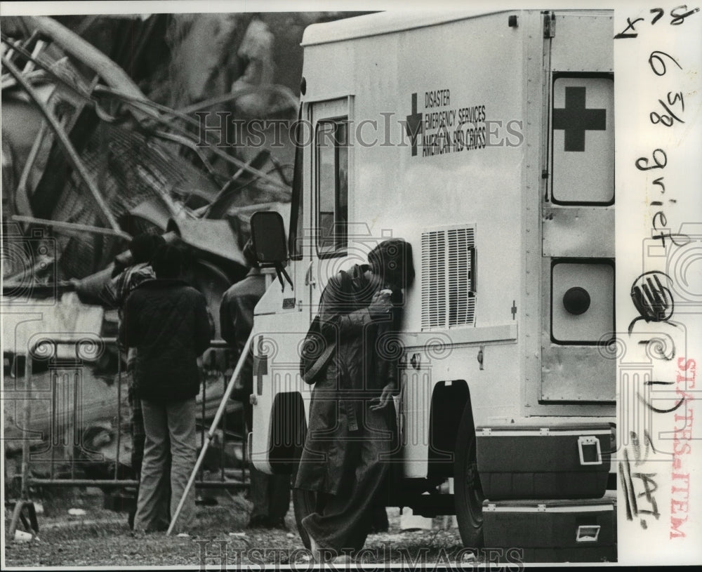  Press Photo American Red Cross Truck at Continental Grain Company Elevator Fire- Historic Images