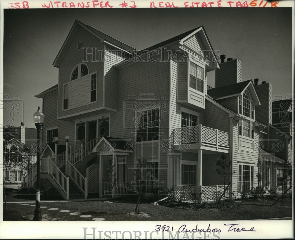  Press Photo Exterior of the Condominiums on 3921 Audubon Trace- Historic Images