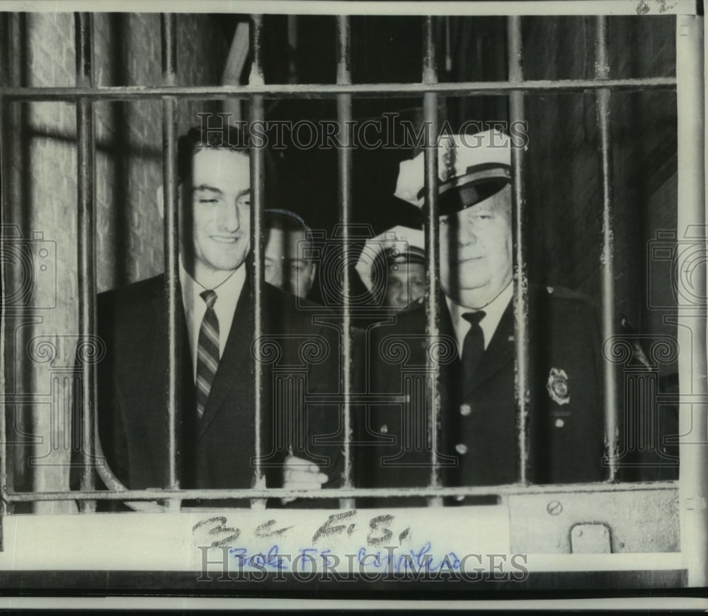 1966 Press Photo Carl Coppolino escorted to his arraignment in Monmouth County- Historic Images