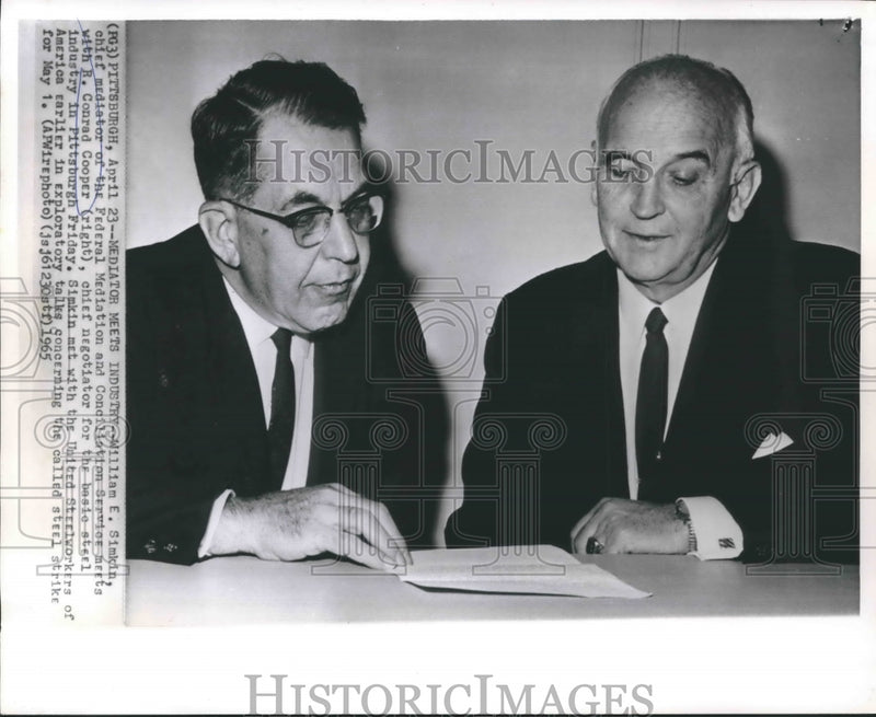 Load image into Gallery viewer, 1965 Press Photo R. Conrad Cooper, Steel Industry Chief Negotiator in Pittsburgh
