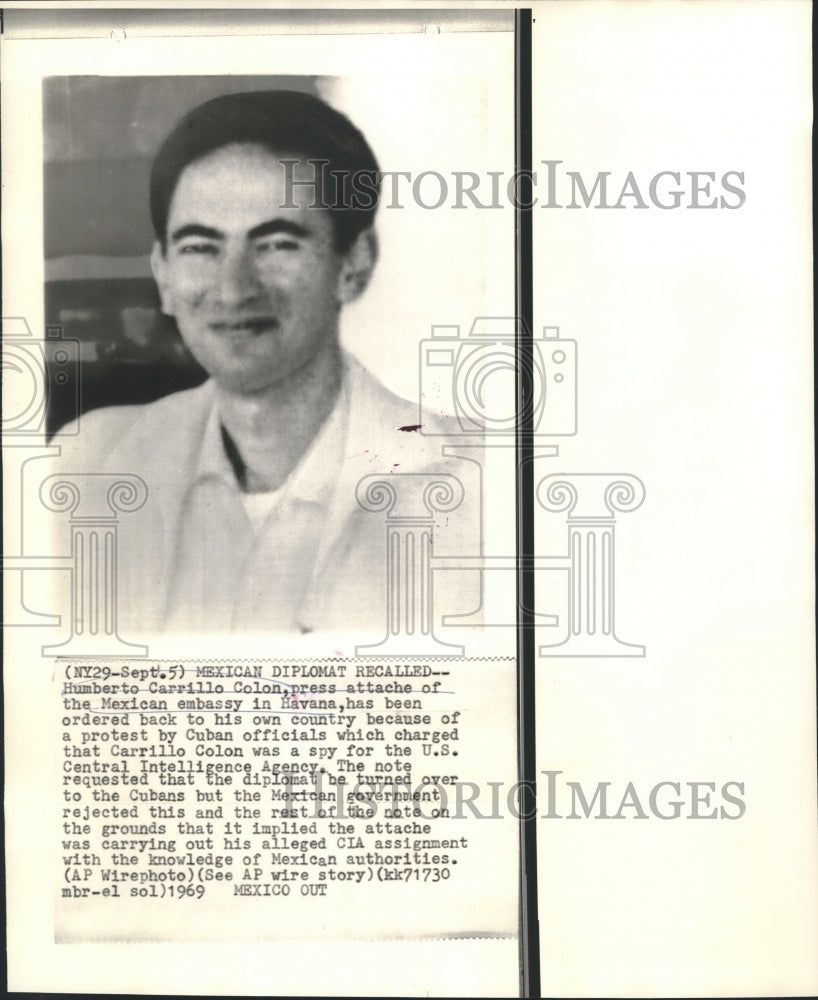 1969 Press Photo Alleged U.S. Spy Humberto Carrillo Colon is sent back - Historic Images