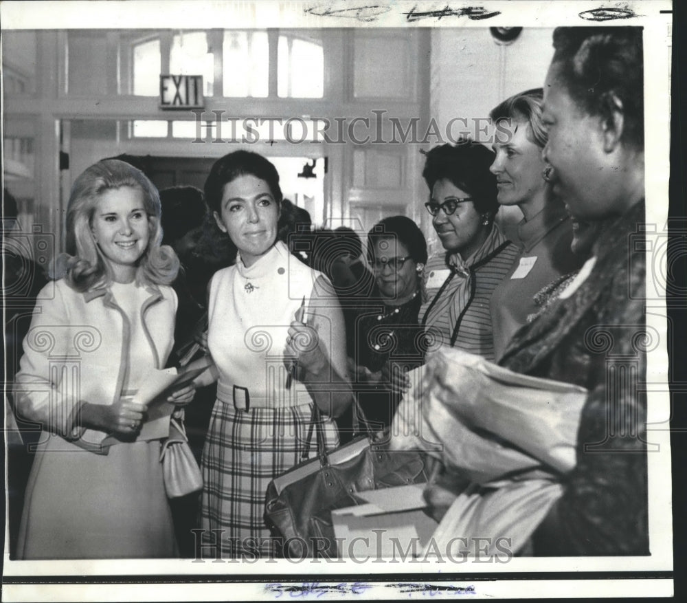 1969 Press Photo Tricia Nixon Jesse Thornborg at Urban Service Corps - noa73212