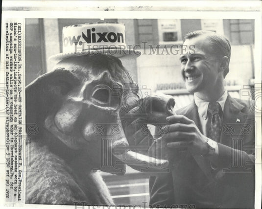1972 Press Photo Edward F. Cox, President Nixon's son-in-law, inspects Costume- Historic Images