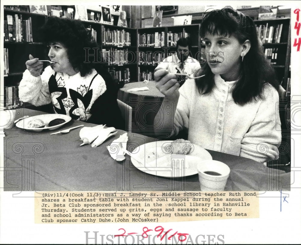  Press Photo Teacher Ruth Bond with Student Joni Kappel at Breakfast in School- Historic Images