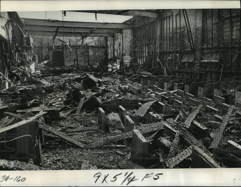 Load image into Gallery viewer, 1978 Press Photo The interior of the Gentilly Orleans Theater after a large fire

