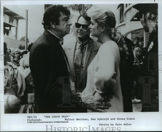 1987 Press Photo Walter Matthau, Dan Aykroyd & Donna Dixon in "The Couch Trip"- Historic Images