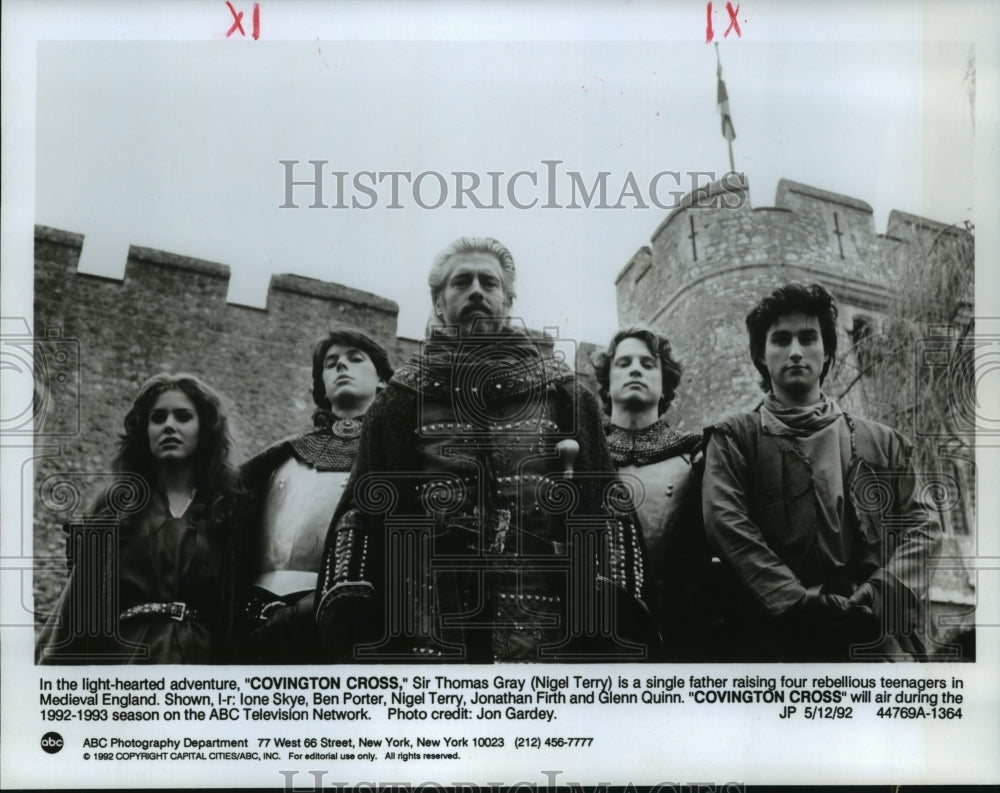 1992 Press Photo "Covington Cross" actors pose for a promotional photo- Historic Images