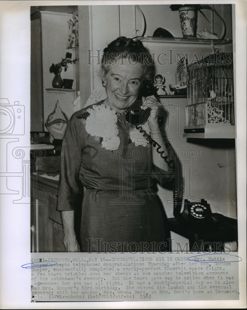 1963 Press Photo Mrs. Hattie Cooper is congratulated over the telephone- Historic Images