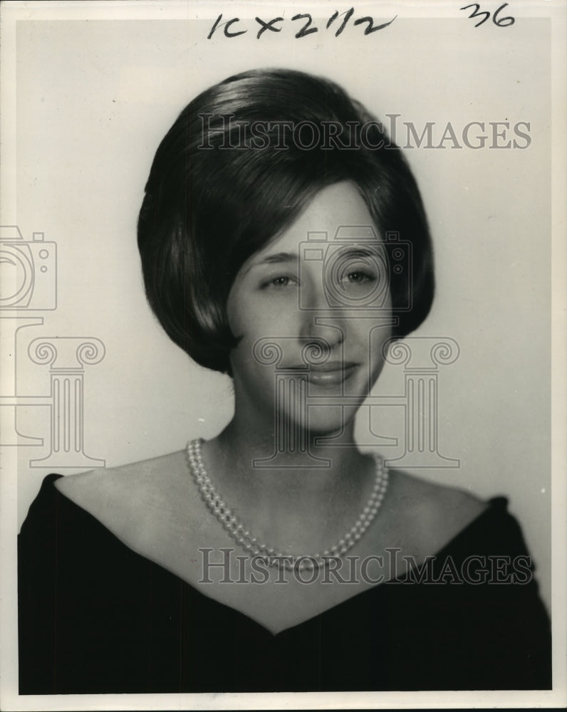 1965 Press Photo Dorian Maid Miss Dorothy Vernoica Connell - noa76165