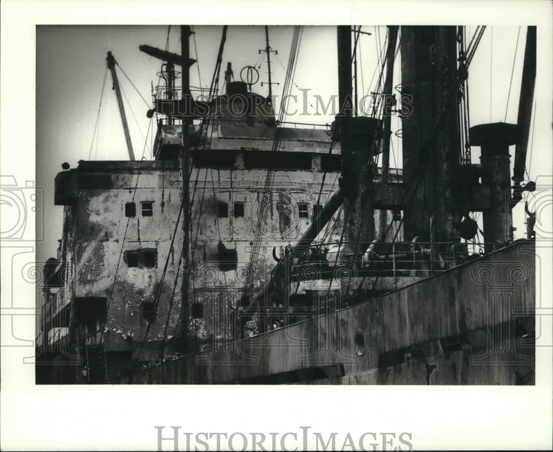 Load image into Gallery viewer, 1979 Press Photo Peruvian Freighter, Inla Tupau Yupanqui after collision

