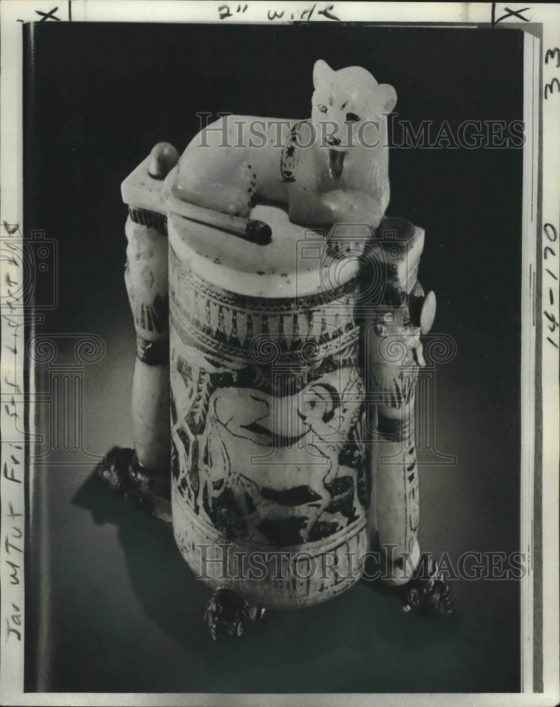 1977 Press Photo Egyptian Lion Unguent Jar Made from Alabaster- Historic Images