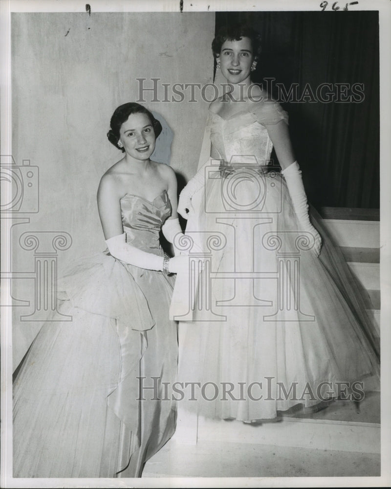 Load image into Gallery viewer, 1957 Press Photo Miss MSCW Winner at Mississippi State College for Women
