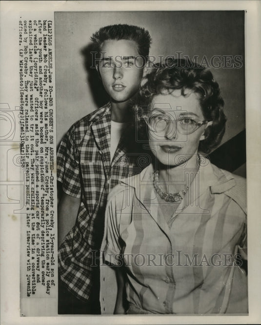 1958 Press Photo Christopher Crosby & mother Mrs. June at a police station- Historic Images
