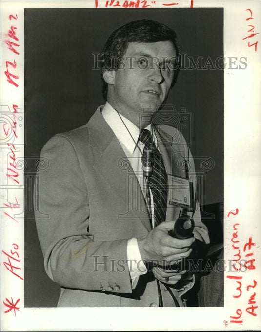 1986 Press Photo Dr. James Curran, director at Federal Centers Disease Control- Historic Images