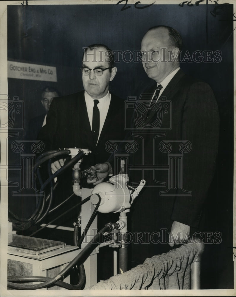 1964 Press Photo Kenneth W. Cross, President of Agricultural Ammonia Institute- Historic Images