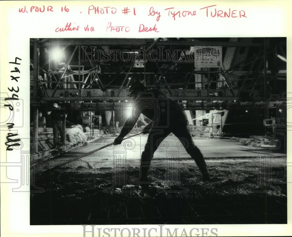  Press Photo Lloyd Burdis, of T.L. James Company at Crescent City Connection- Historic Images