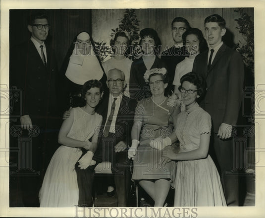 1962 Press Photo Nine of Mrs. William E. Crotty's 10 children and her husband- Historic Images