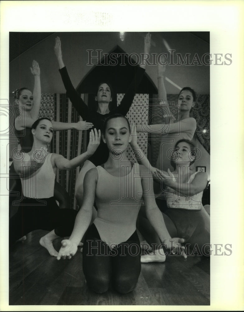 1990 Press Photo Dance Players of the Creative Dance Center of Covington- Historic Images