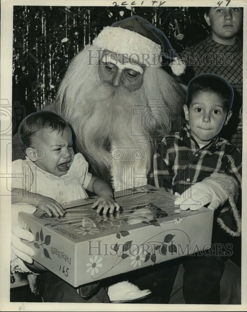 1967 Press Photo Youngsters during Firemen's Holy Name Society's Christmas party