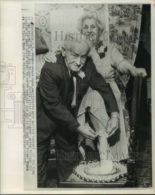 1963 Press Photo Mr. & Mrs. Curtis, childhood sweethearts married in Warwick