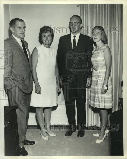 1969 Press Photo Mr & Mrs Peter Vanosdol with Dr. & Mrs. Chopin Cusachs at ball- Historic Images