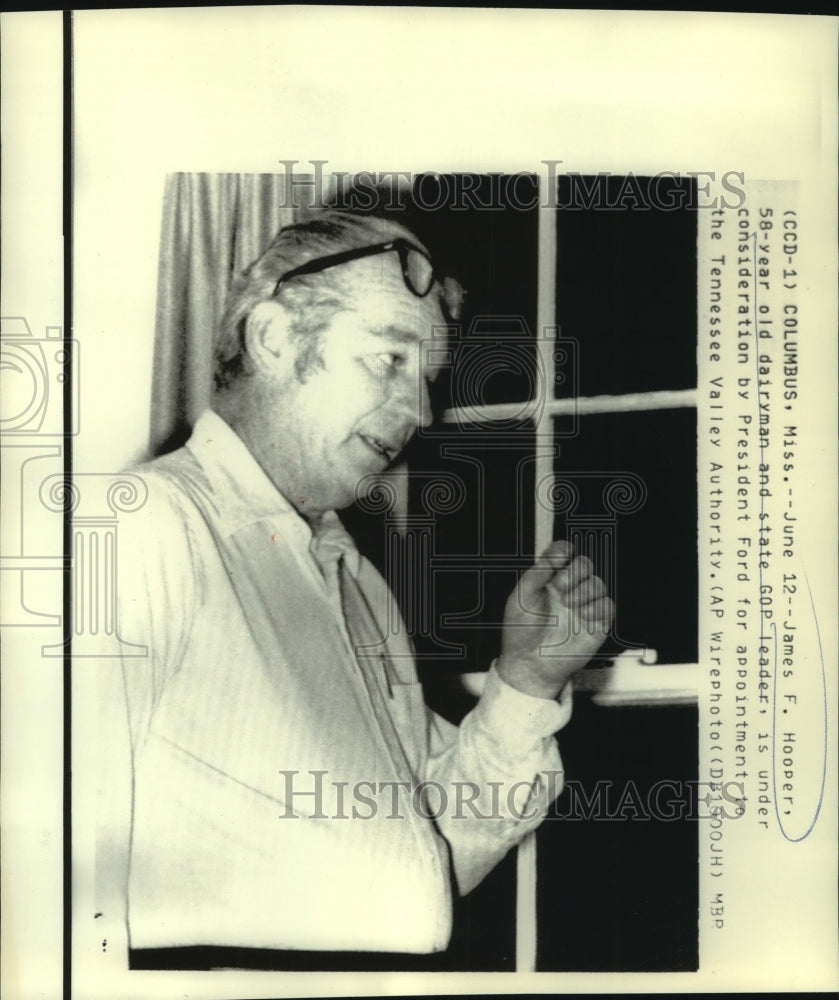 1975 Press Photo James Hooper  talks appointment to Tennessee Valley Authority- Historic Images