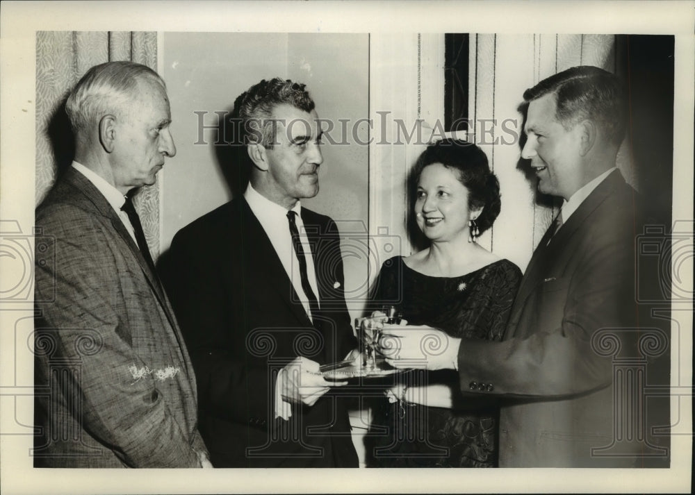 1958 Press Photo M.J. Crowley and others of Wine Advisory Board - noa81530- Historic Images