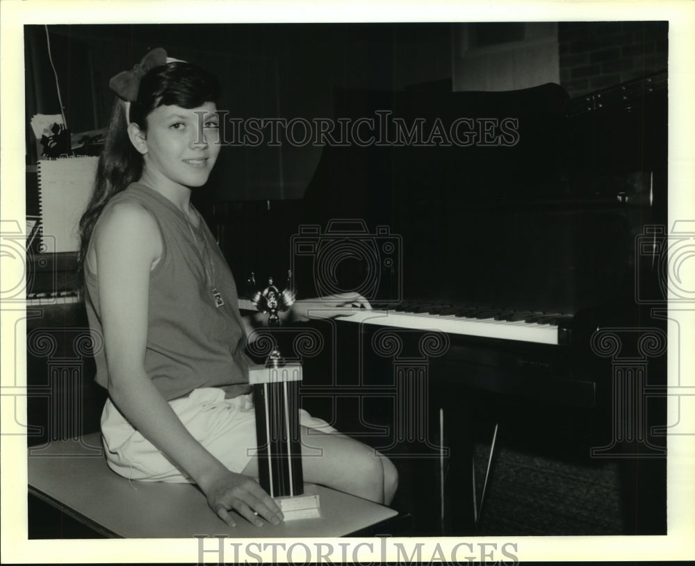 1992 Press Photo Aimee Crowe, piano player- Historic Images