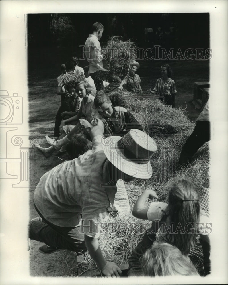 1961 Press Photo Hay and Wagon Tractor with Children at Crescent Riding Academy- Historic Images