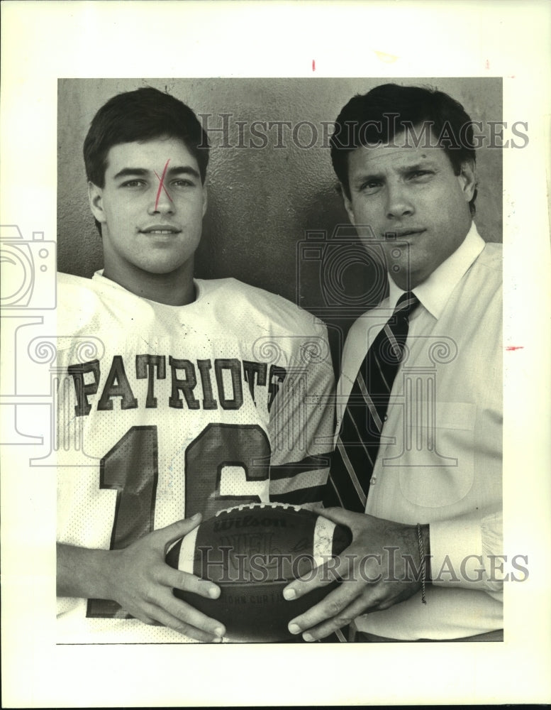 1986 Press Photo Steve McCready, John Curtis quarterback &amp; Coach John Curtis- Historic Images