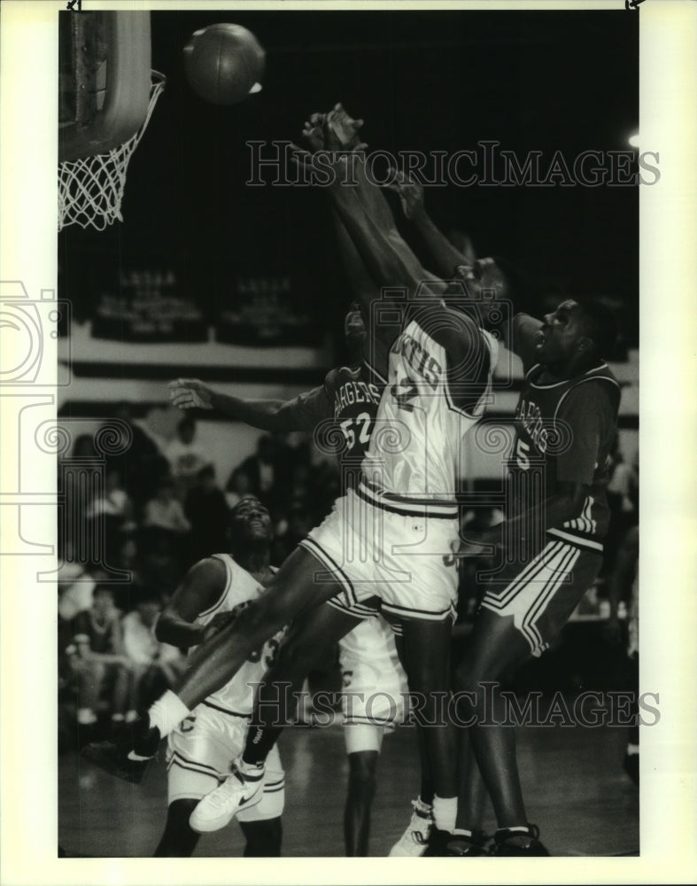 Press Photo Walker's Duane Taylor and Rian Wills, Curtis' Tim Ridley- Historic Images