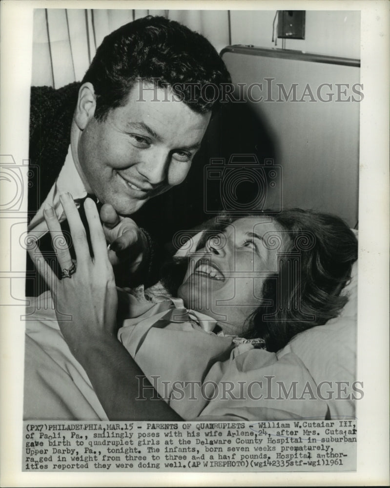 1961 Press Photo Mr. and Mrs. Cutaiar smiling after birth of quadruplet girls- Historic Images