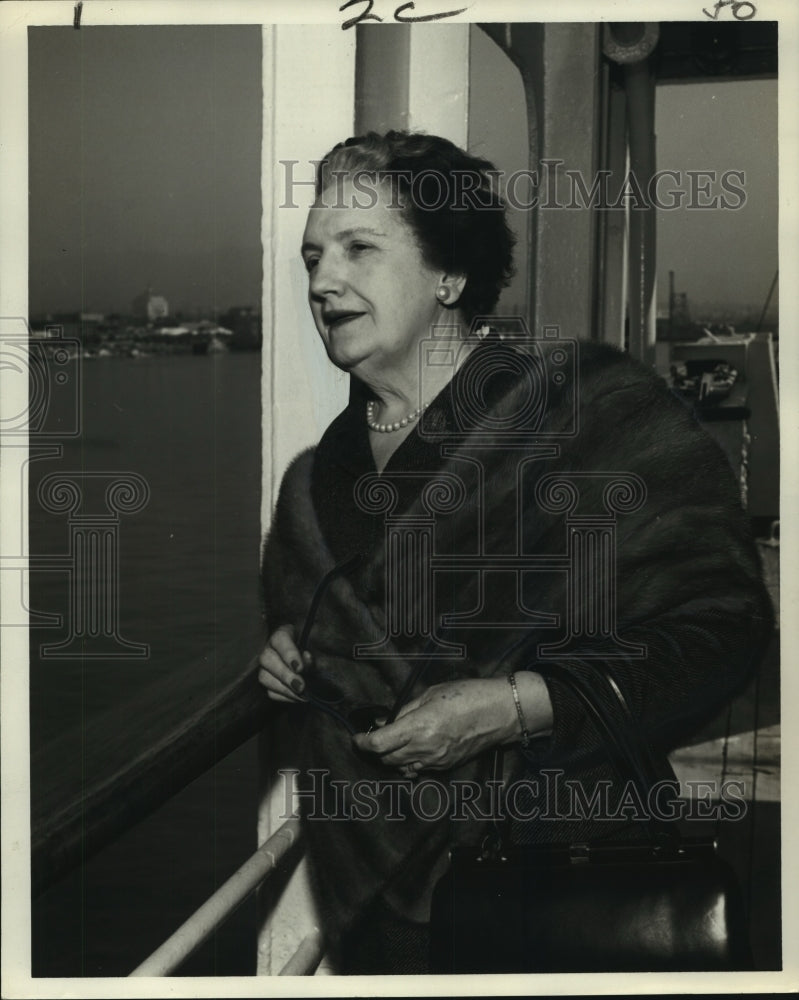 1961 Press Photo Mrs. Joseph A. Danna aboard the S.S. President Polk for cruise- Historic Images