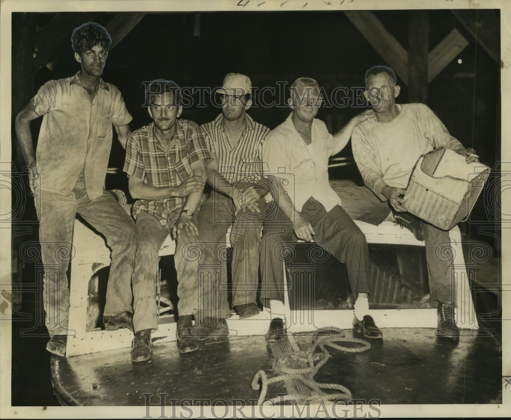 1964 Press Photo Five New Orleans fishermen found uninjured in Bay Batiste- Historic Images