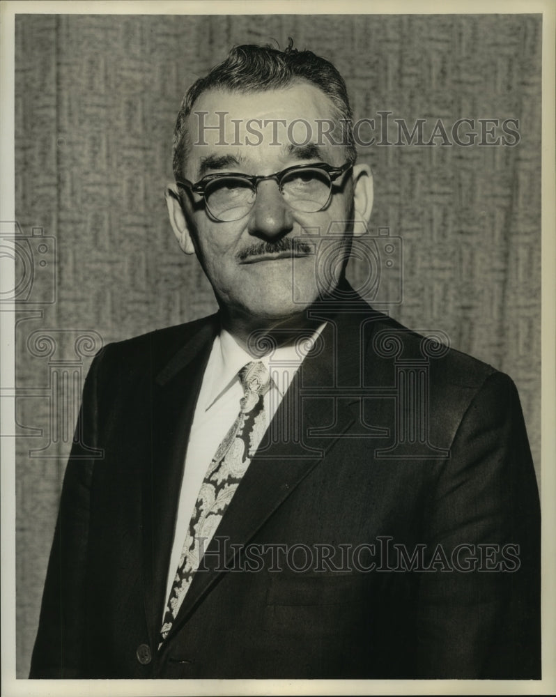 Load image into Gallery viewer, 1959 Press Photo Deane G. Davis, president of National Life Insurance or Vermont
