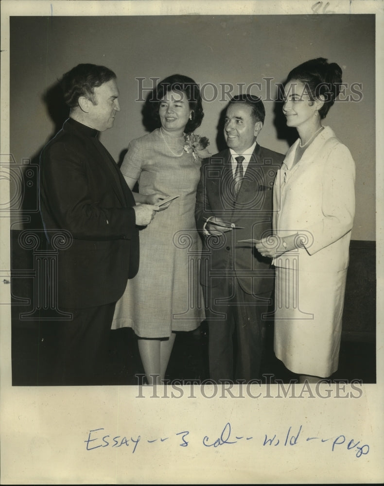 1968 Press Photo New Orleans Federal Executive Association Essay Contest Winners