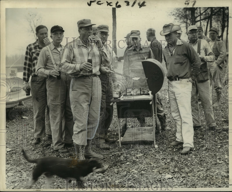 Load image into Gallery viewer, 1960 Press Photo Barbecued hamburgers on menu before the day's dove hunt
