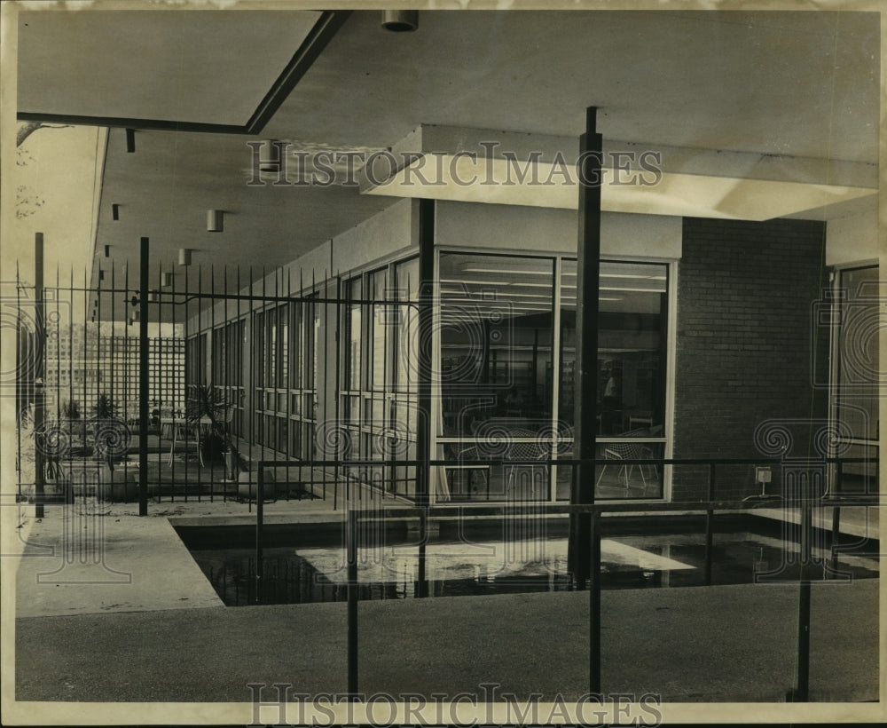 1967 Press Photo Exterior view of Delgado College.- Historic Images