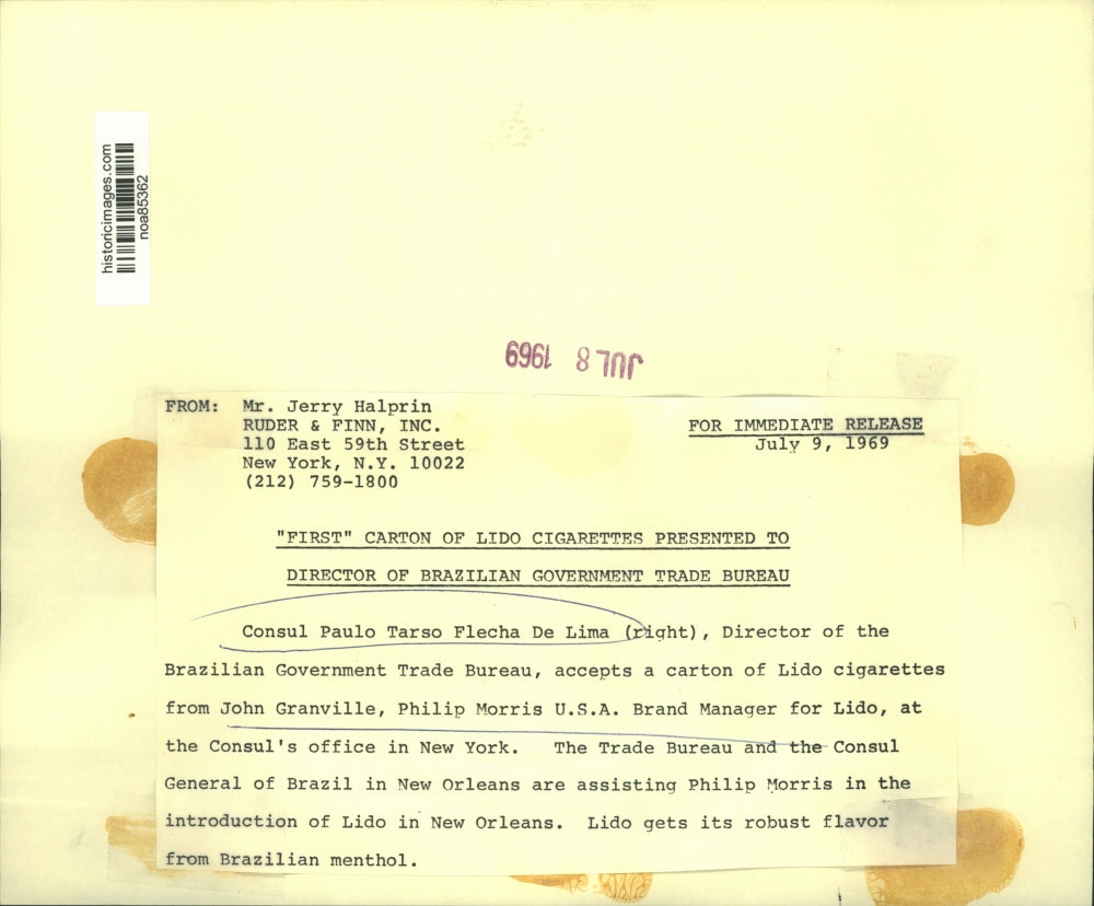 1969 Press Photo Consol Paulo Tarso Flecha De Lima, John Granville, Cigarettes