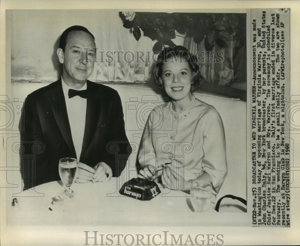 1960 Press Photo Broadcaster John Charles Daly with his fiancee Virginia Warren- Historic Images